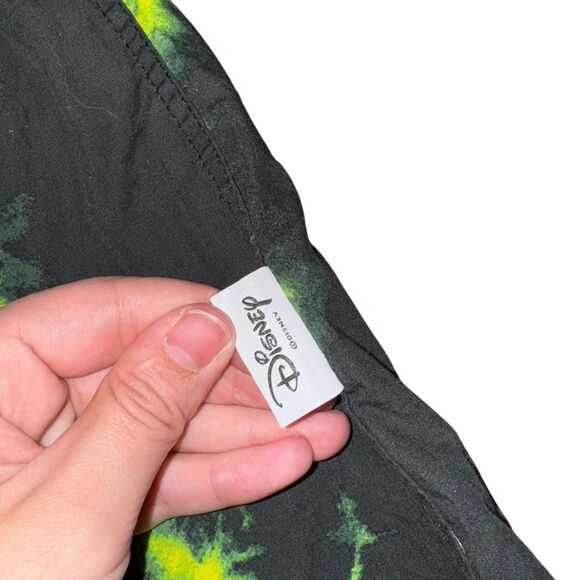 Disney Our Universe Shirt Men's L‎ Black Green The Nightmare Before Christma - Picture 4 of 13